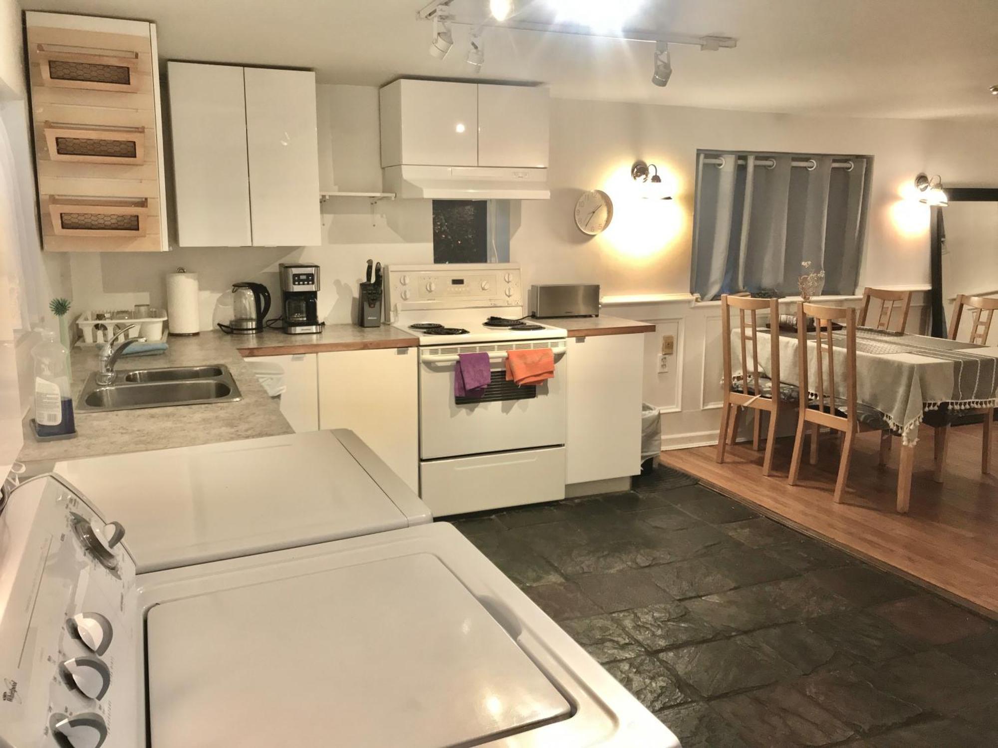 Heart Of Kitsilano Area,5 Mins Walk To Kits Beach,No Share With Other People Stay Vancouver Exterior foto